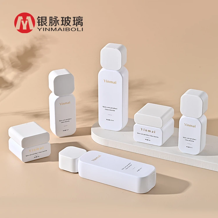 Pots en verre pour les crèmes et les lotions